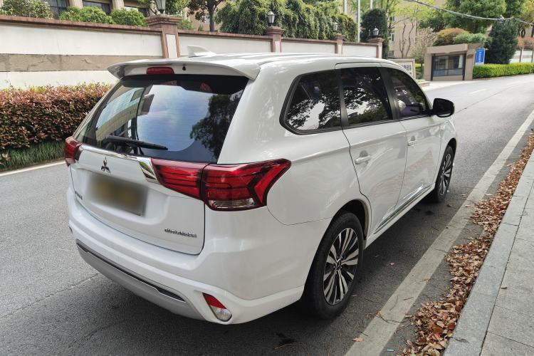 Used Mitsubishi Outlander 2021 2.0L Two-Wheel Drive Comfort Edition 5 Seats Exterior 9