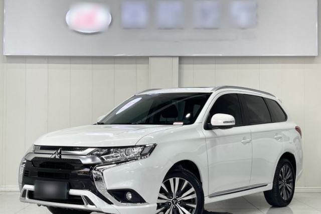 Used Mitsubishi Outlander 2021 Revised Version 2.0L Two-Wheel Drive Comfort Edition 7 Seats