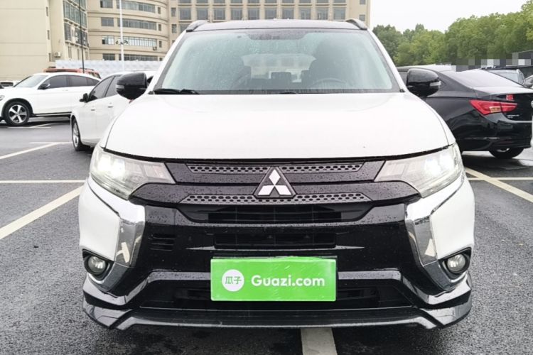 Used Mitsubishi Outlander 2021 2.4L 4x4 DynaDrive Edition 5 Seats Front