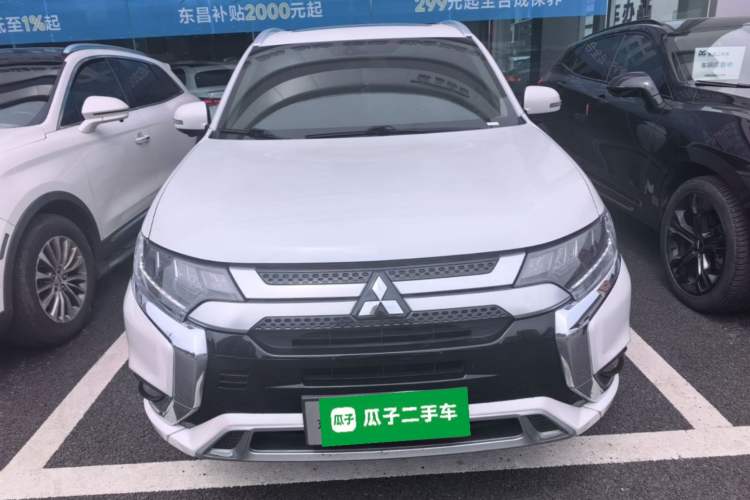 Used Mitsubishi Outlander 2021 2.4L 4x4 Zhi Xiang Edition 7 Seats Front