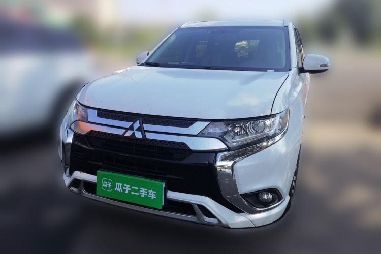 Used Mitsubishi Outlander 2021 2.0L Two-Wheel Drive Comfort Edition 7 Seats Front