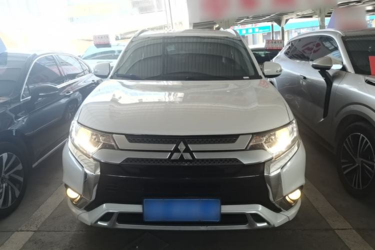 Used Mitsubishi Outlander 2021 Revised Version 2.0L Two-Wheel Drive Enjoyment Edition 5 Seats Front