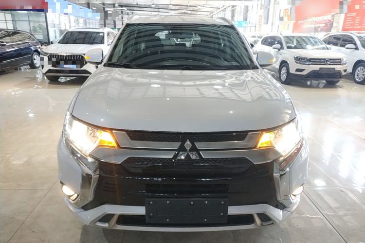 Used Mitsubishi Outlander 2021 Revised Version 2.0L Two-Wheel Drive Enjoyment Edition 5 Seats Front