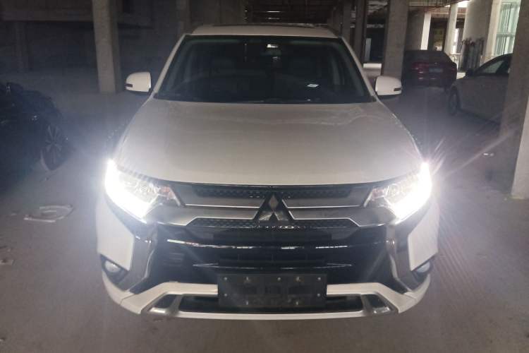 Used Mitsubishi Outlander 2021 2.0L Two-Wheel Drive Comfort Edition 5 Seats Front