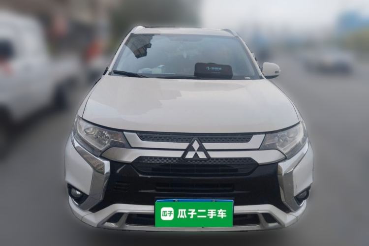 Used Mitsubishi Outlander 2021 2.0L Two-Wheel Drive Comfort Edition 7 Seats Front