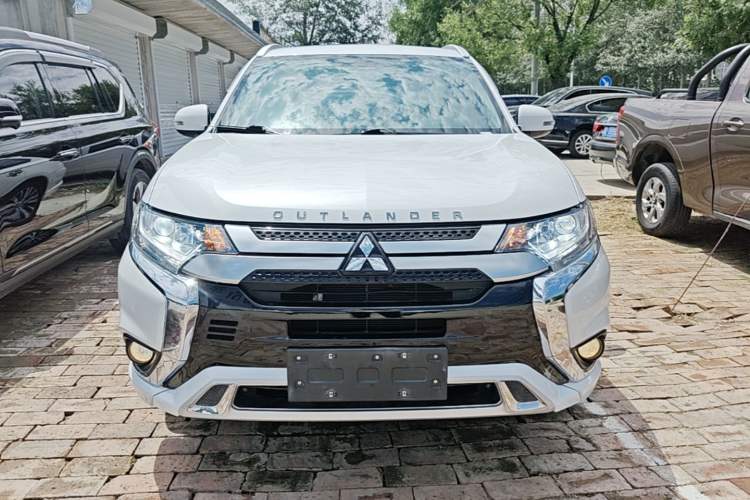 Used Mitsubishi Outlander 2021 2.0L Two-Wheel Drive Comfort Edition 5 Seats Front