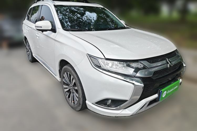 Used Mitsubishi Outlander 2021 Revised Version 2.0L Two-Wheel Drive Comfort Edition 7 Seats Front Right 45 Deg