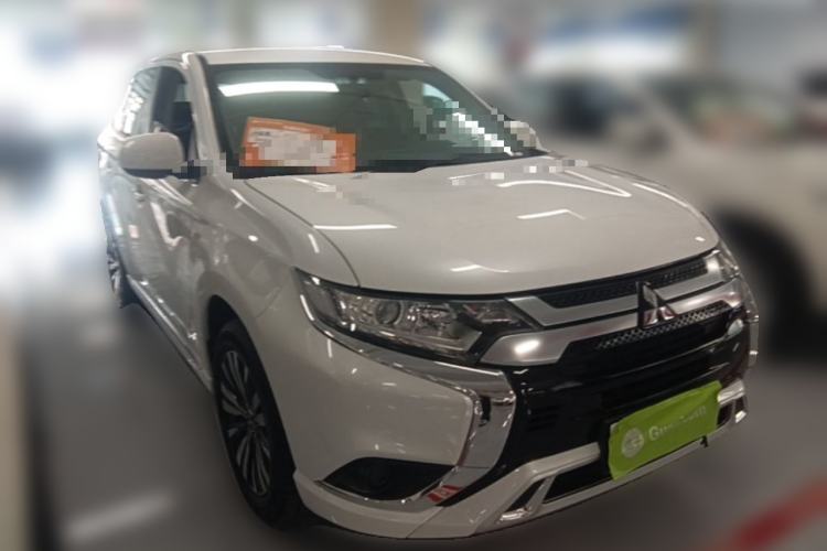 Used Mitsubishi Outlander 2021 2.0L Two-Wheel Drive Comfort Edition 5 Seats Front Right 45 Deg