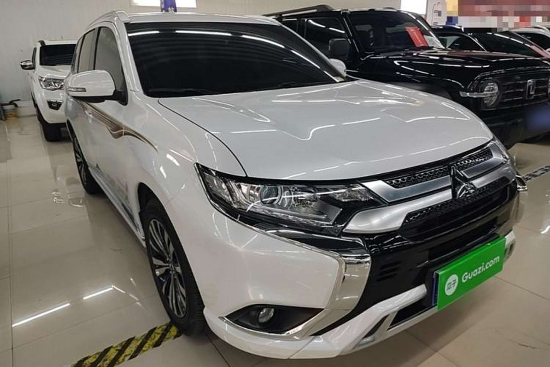 Used Mitsubishi Outlander 2021 2.0L Two-Wheel Drive Comfort Edition 5 Seats Front Right 45 Deg
