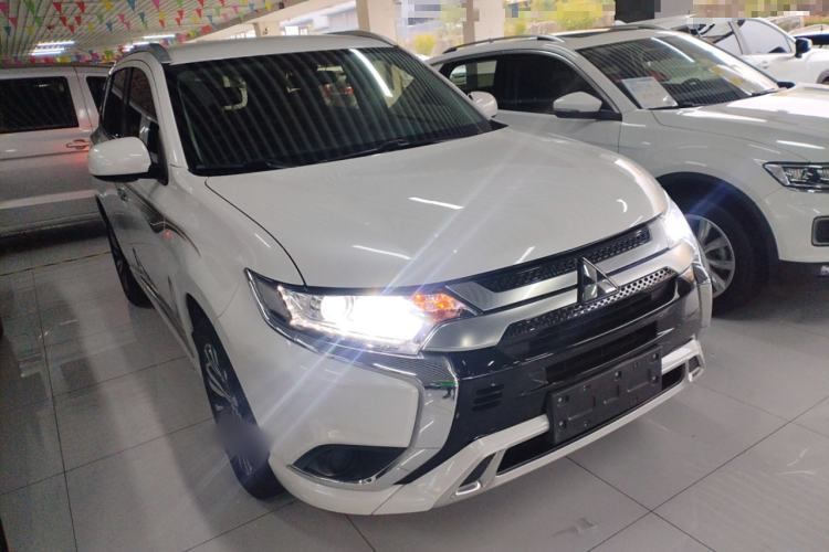 Used Mitsubishi Outlander 2021 Revised Version 2.0L Two-Wheel Drive Comfort Edition 5 Seats Front Right 45 Deg
