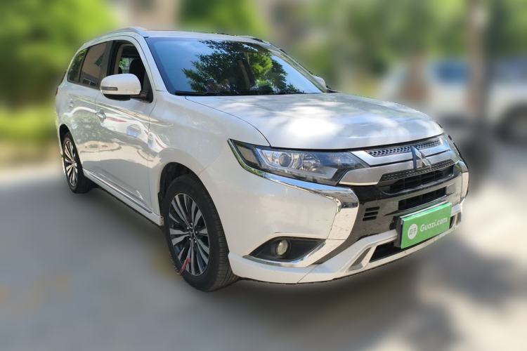 Used Mitsubishi Outlander 2021 Revised Version 2.0L Two-Wheel Drive Enjoyment Edition 5 Seats Front Right 45 Deg