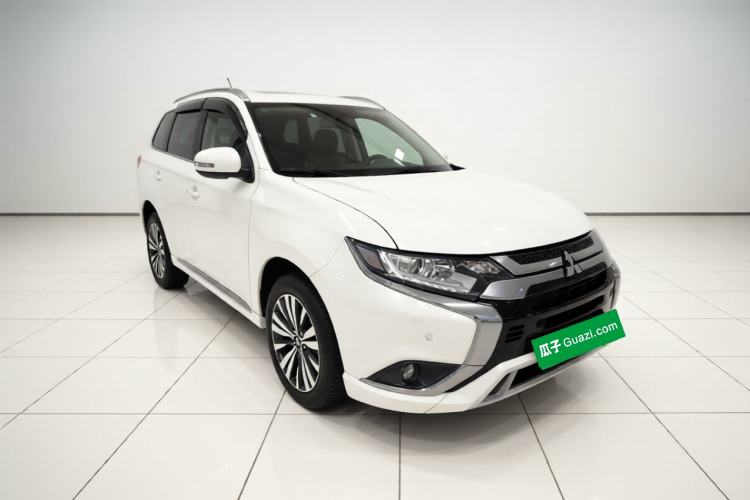 Used Mitsubishi Outlander 2021 Revised Version 2.0L Two-Wheel Drive Enjoyment Edition 5 Seats Front Right 45 Deg