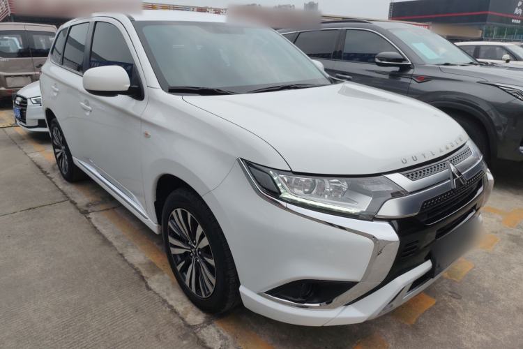 Used Mitsubishi Outlander 2021 Revised Version 2.0L Two-Wheel Drive Comfort Edition 5 Seats Front Right 45 Deg