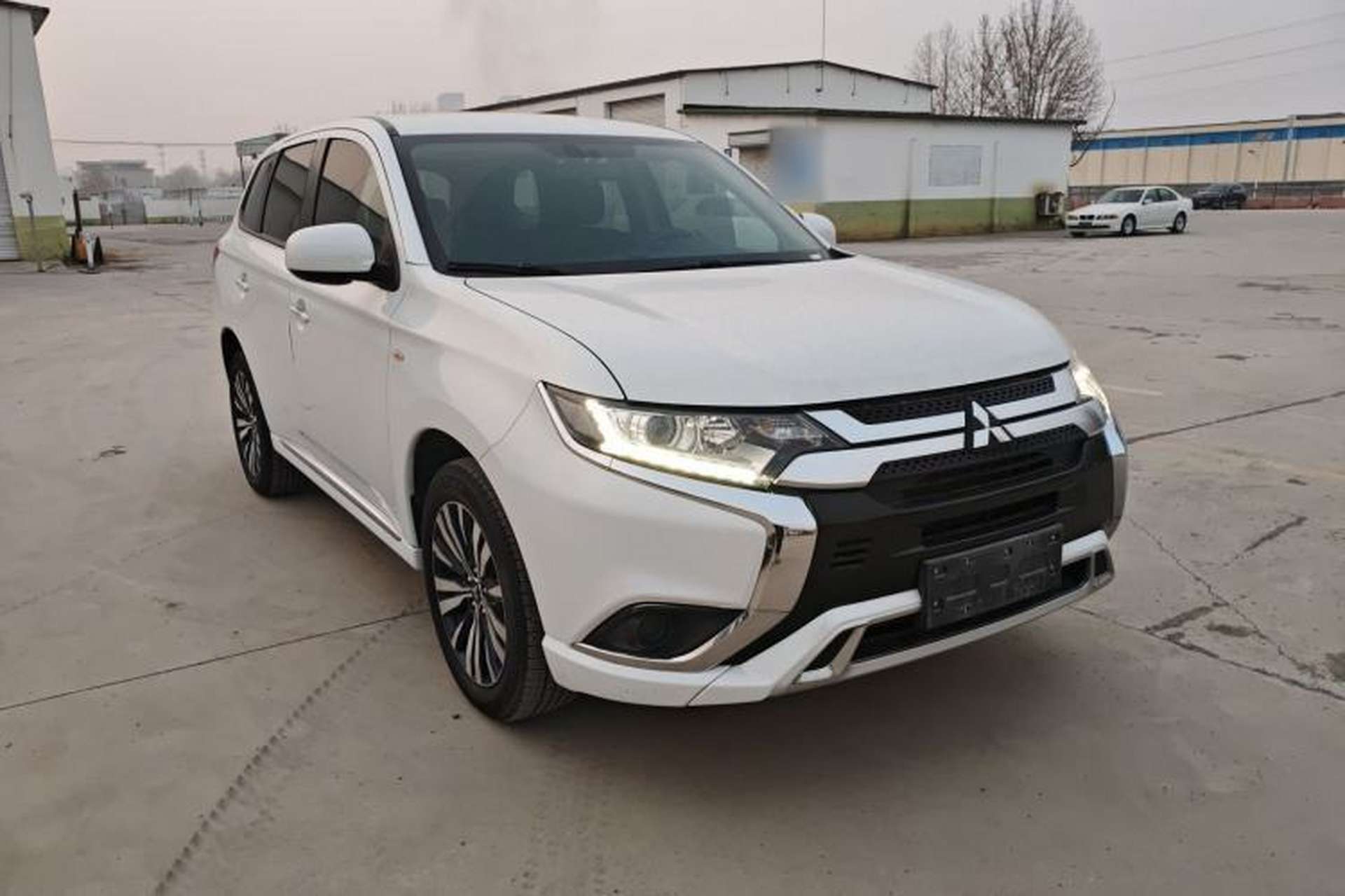 Used Mitsubishi Outlander 2021 Revised Version 2.0L Two-Wheel Drive Comfort Edition 5 Seats Front Right 45 Deg