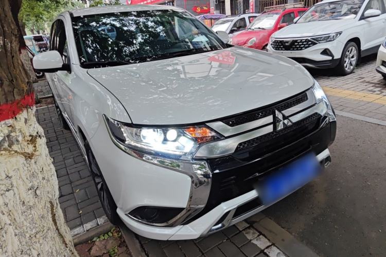 Used Mitsubishi Outlander 2021 Revised Version 2.0L Two-Wheel Drive Comfort Edition 5 Seats Front Right 45 Deg