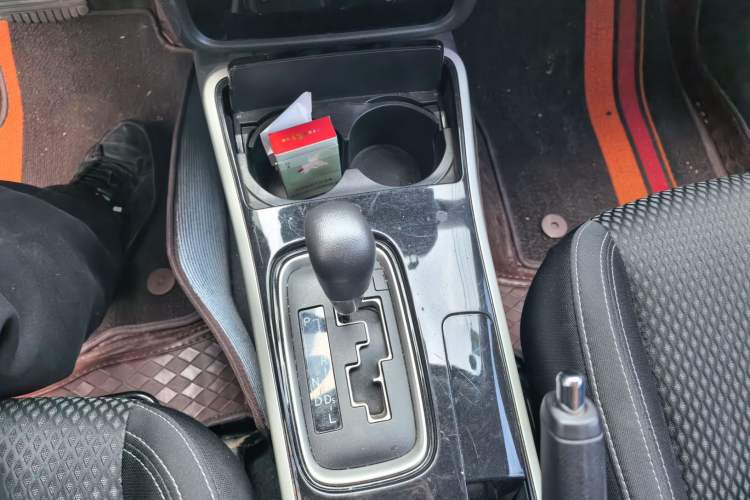 Used Mitsubishi Outlander 2021 2.0L Two-Wheel Drive Comfort Edition 5 Seats Gear Lever