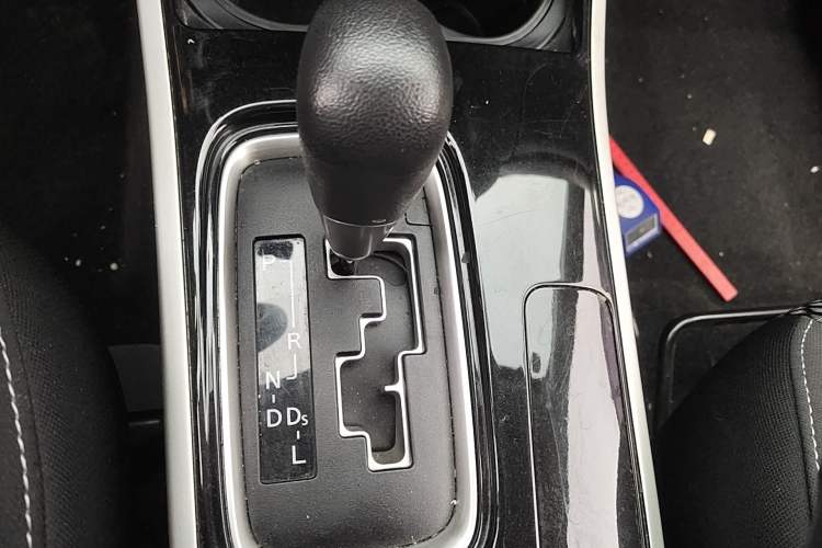 Used Mitsubishi Outlander 2021 2.0L Two-Wheel Drive Comfort Edition 5 Seats Gear Lever