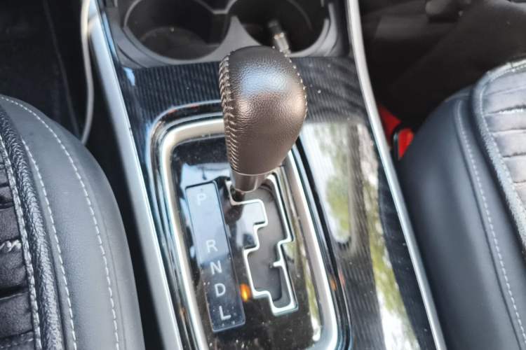 Used Mitsubishi Outlander 2021 2.4L 4x4 Comfort Edition 5 Seats Gear Lever