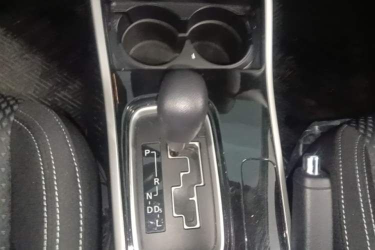 Used Mitsubishi Outlander 2021 2.0L Two-Wheel Drive Comfort Edition 5 Seats Gear Lever