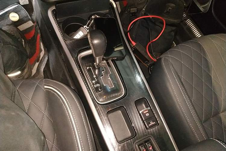 Used Mitsubishi Outlander 2021 Revised Version 2.0L Two-Wheel Drive Enjoyment Edition 5 Seats Gear Lever