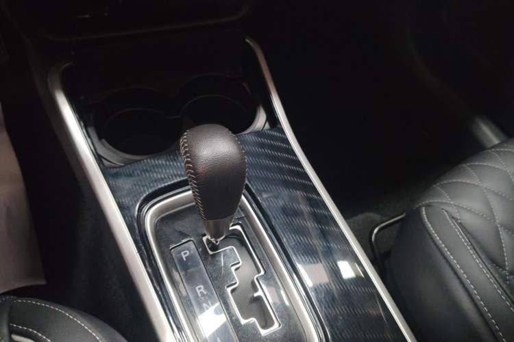 Used Mitsubishi Outlander 2021 2.4L 4x4 Zhi Xiang Edition 7 Seats Gear Lever