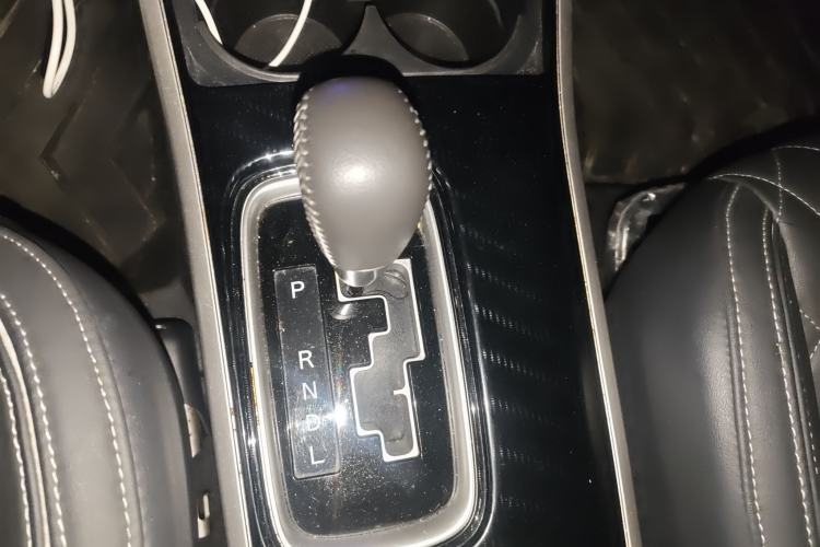 Used Mitsubishi Outlander 2021 2.4L 4x4 Zhi Xiang Edition 7 Seats Gear Lever