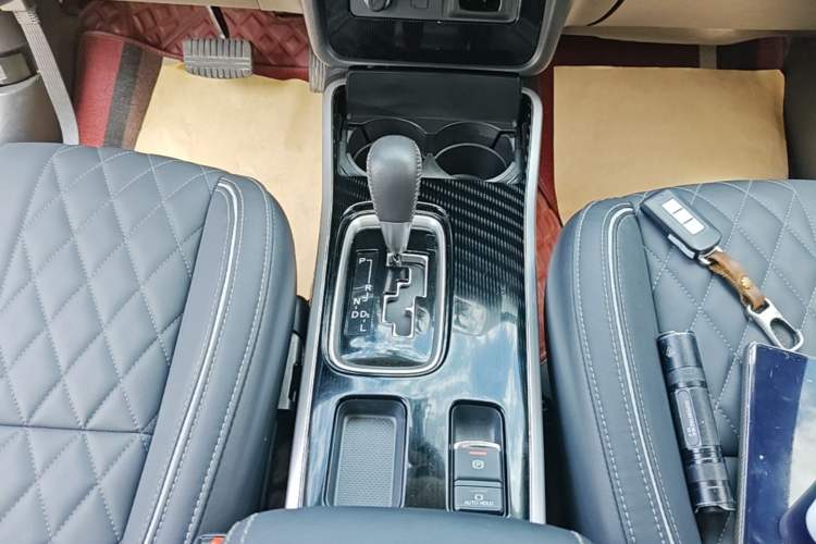 Used Mitsubishi Outlander 2021 2.0L Two-Wheel Drive Comfort Edition 5 Seats Gear Lever