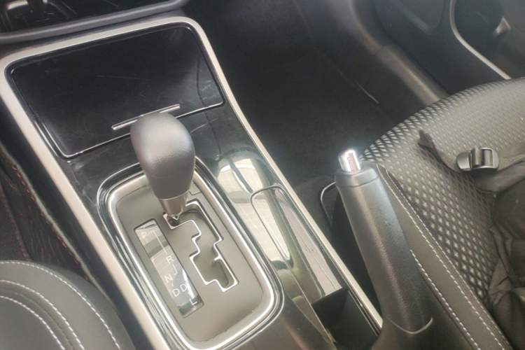 Used Mitsubishi Outlander 2021 2.0L Two-Wheel Drive Comfort Edition 5 Seats Gear Lever