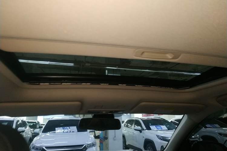 Used Mitsubishi Outlander 2021 2.4L 4x4 Zhi Xiang Edition 7 Seats Headliner