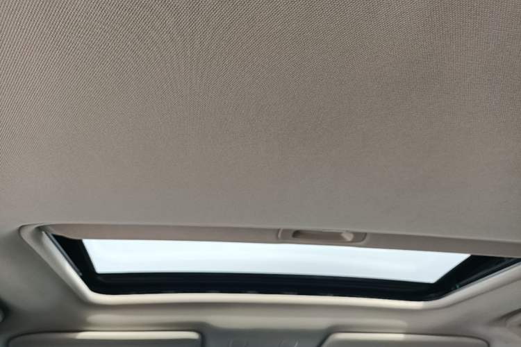 Used Mitsubishi Outlander 2021 2.0L Two-Wheel Drive Comfort Edition 5 Seats Headliner