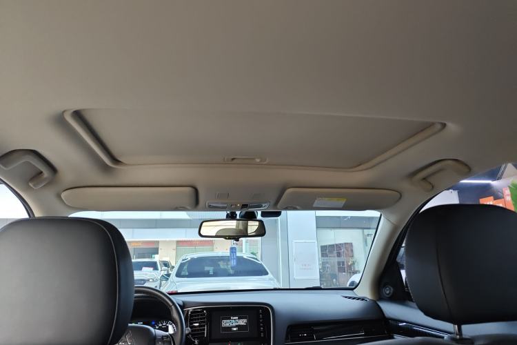 Used Mitsubishi Outlander 2021 2.4L 4x4 DynaDrive Edition 5 Seats Headliner