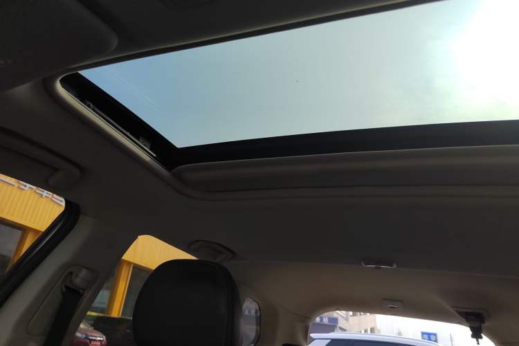 Used Mitsubishi Outlander 2021 2.4L 4x4 DynaDrive Edition 5 Seats Headliner