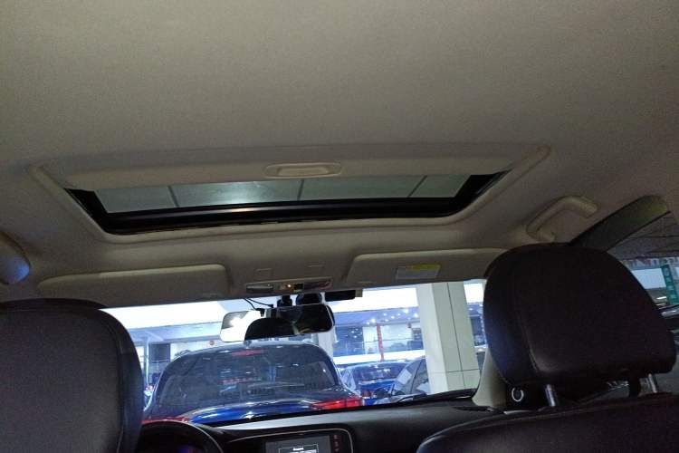 Used Mitsubishi Outlander 2021 2.4L 4x4 Zhi Xiang Edition 7 Seats Headliner