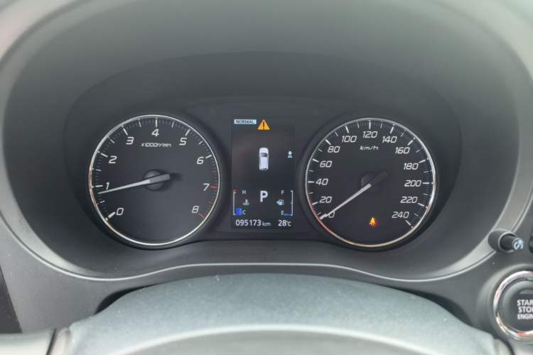 Used Mitsubishi Outlander 2021 2.4L 4x4 Zhi Xiang Edition 7 Seats Instrument Cluster