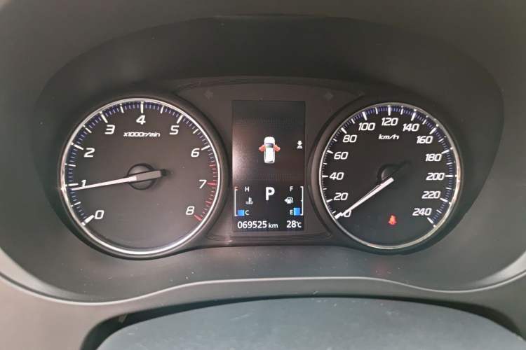 Used Mitsubishi Outlander 2021 2.0L Two-Wheel Drive Comfort Edition 5 Seats Instrument Cluster