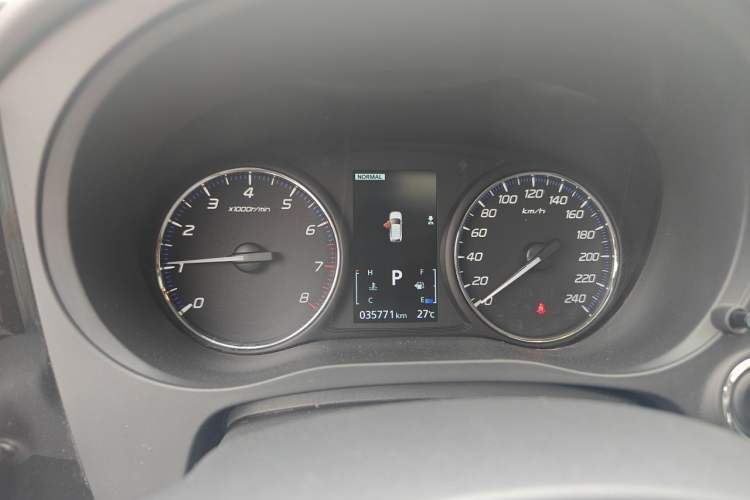Used Mitsubishi Outlander  Instrument Cluster