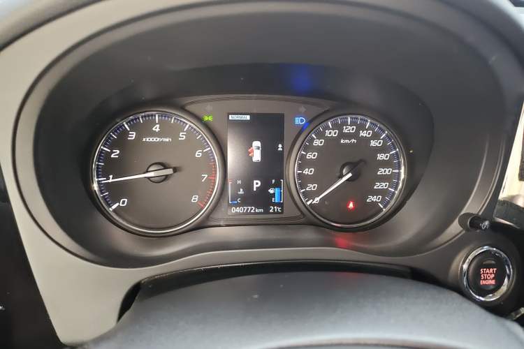 Used Mitsubishi Outlander 2021 2.4L 4x4 DynaDrive Edition 5 Seats Instrument Cluster