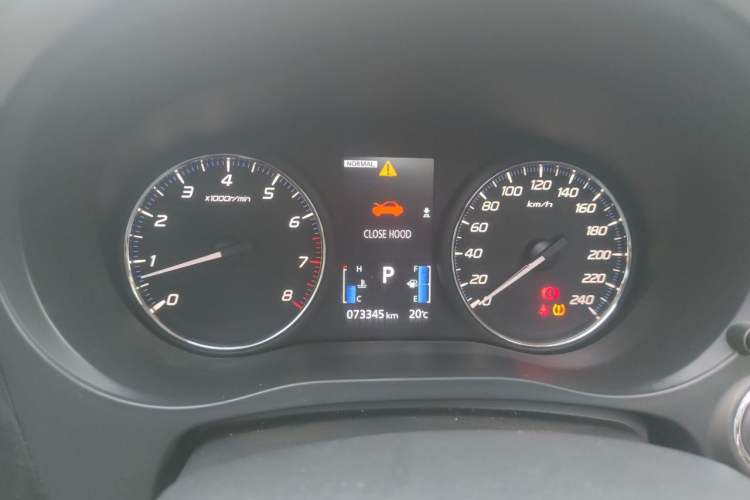 Used Mitsubishi Outlander 2021 2.4L 4x4 DynaDrive Edition 5 Seats Instrument Cluster