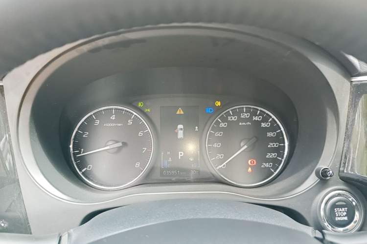 Used Mitsubishi Outlander 2021 2.0L Two-Wheel Drive Comfort Edition 5 Seats Instrument Cluster