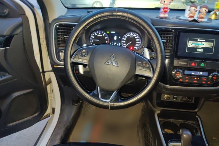 Used Mitsubishi Outlander 2021 2.4L 4x4 Zhi Xiang Edition 7 Seats Interior 1