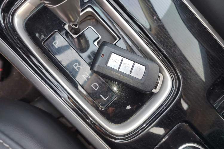 Used Mitsubishi Outlander 2021 2.4L 4x4 DynaDrive Edition 5 Seats Interior 1