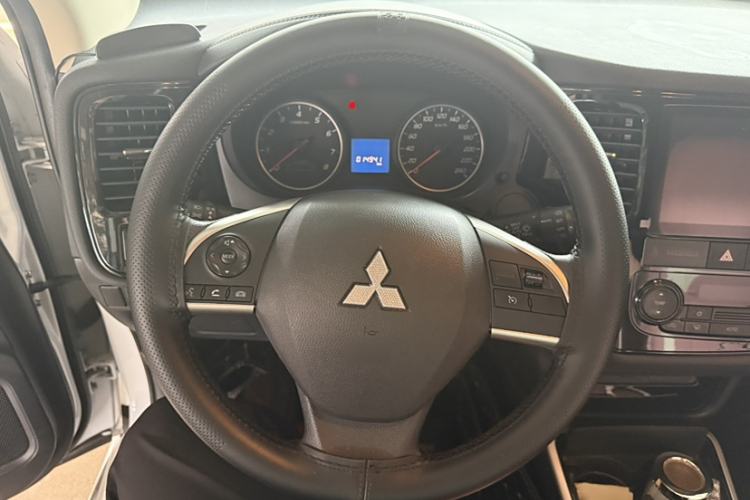 Used Mitsubishi Outlander 2021 Revised Version 2.0L Two-Wheel Drive Comfort Edition 5 Seats Interior 1