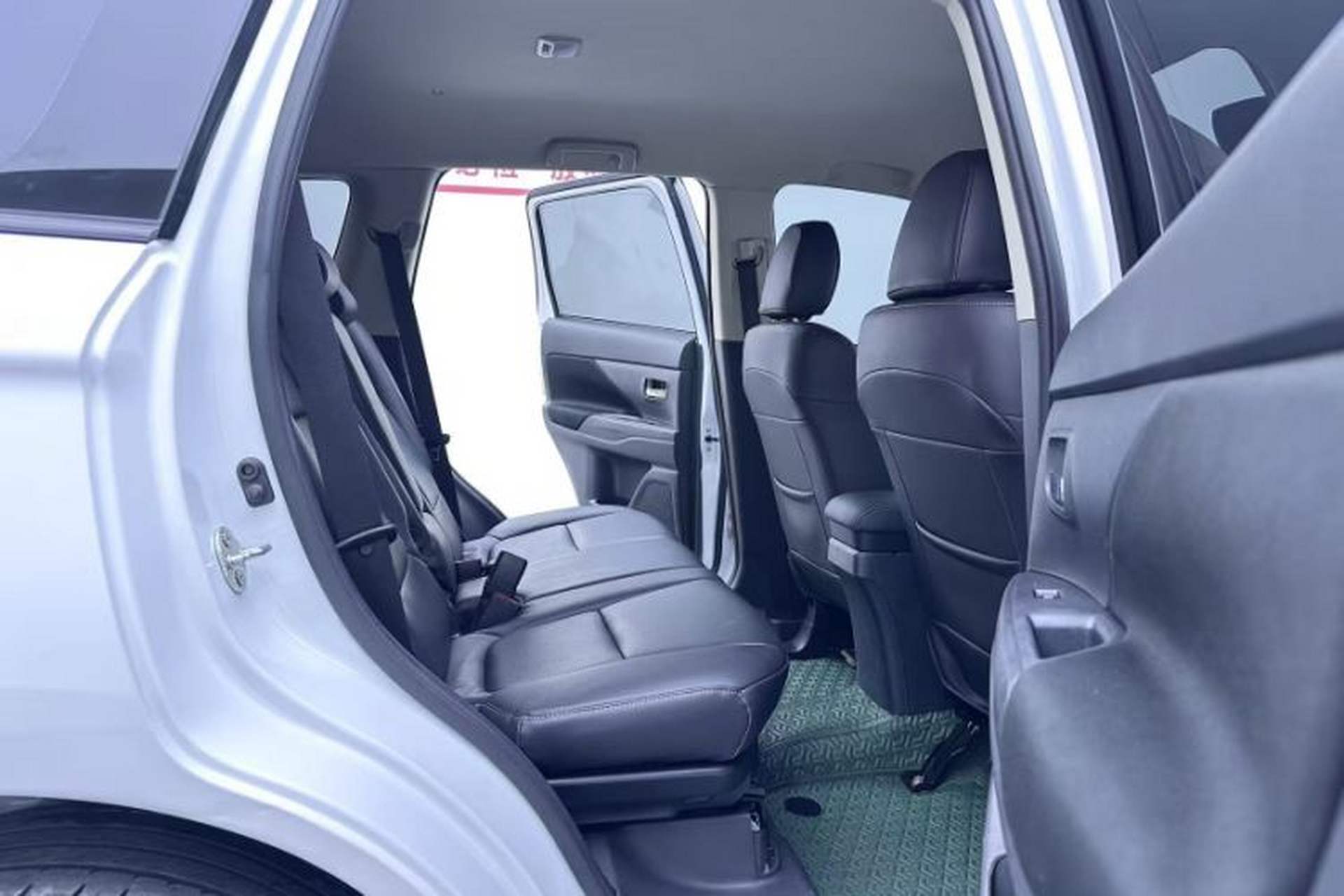 Used Mitsubishi Outlander 2021 2.0L Two-Wheel Drive Comfort Edition 5 Seats Interior 11