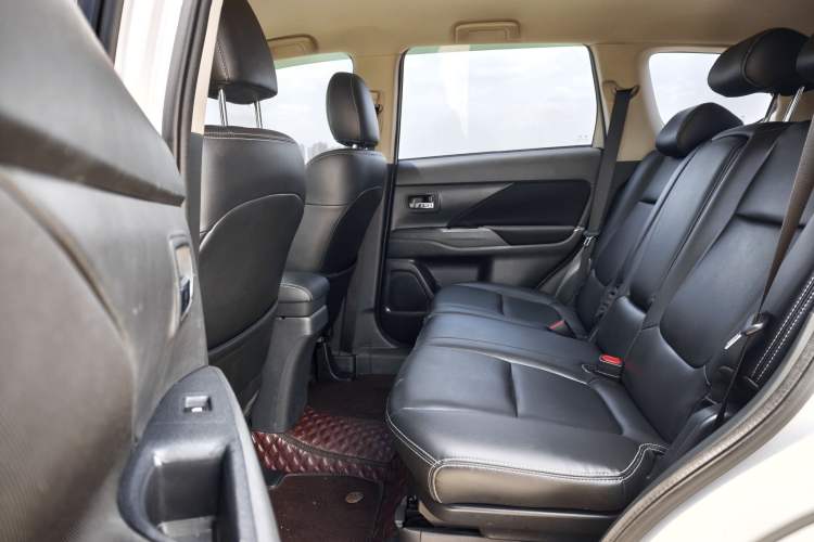 Used Mitsubishi Outlander 2021 Revised Version 2.0L Two-Wheel Drive Comfort Edition 5 Seats Interior 3