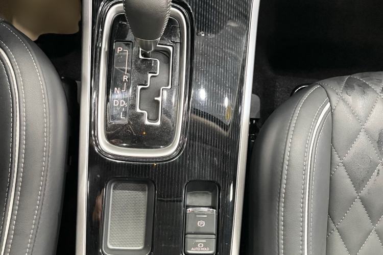 Used Mitsubishi Outlander 2021 Revised Version 2.0L Two-Wheel Drive Comfort Edition 7 Seats Interior 3