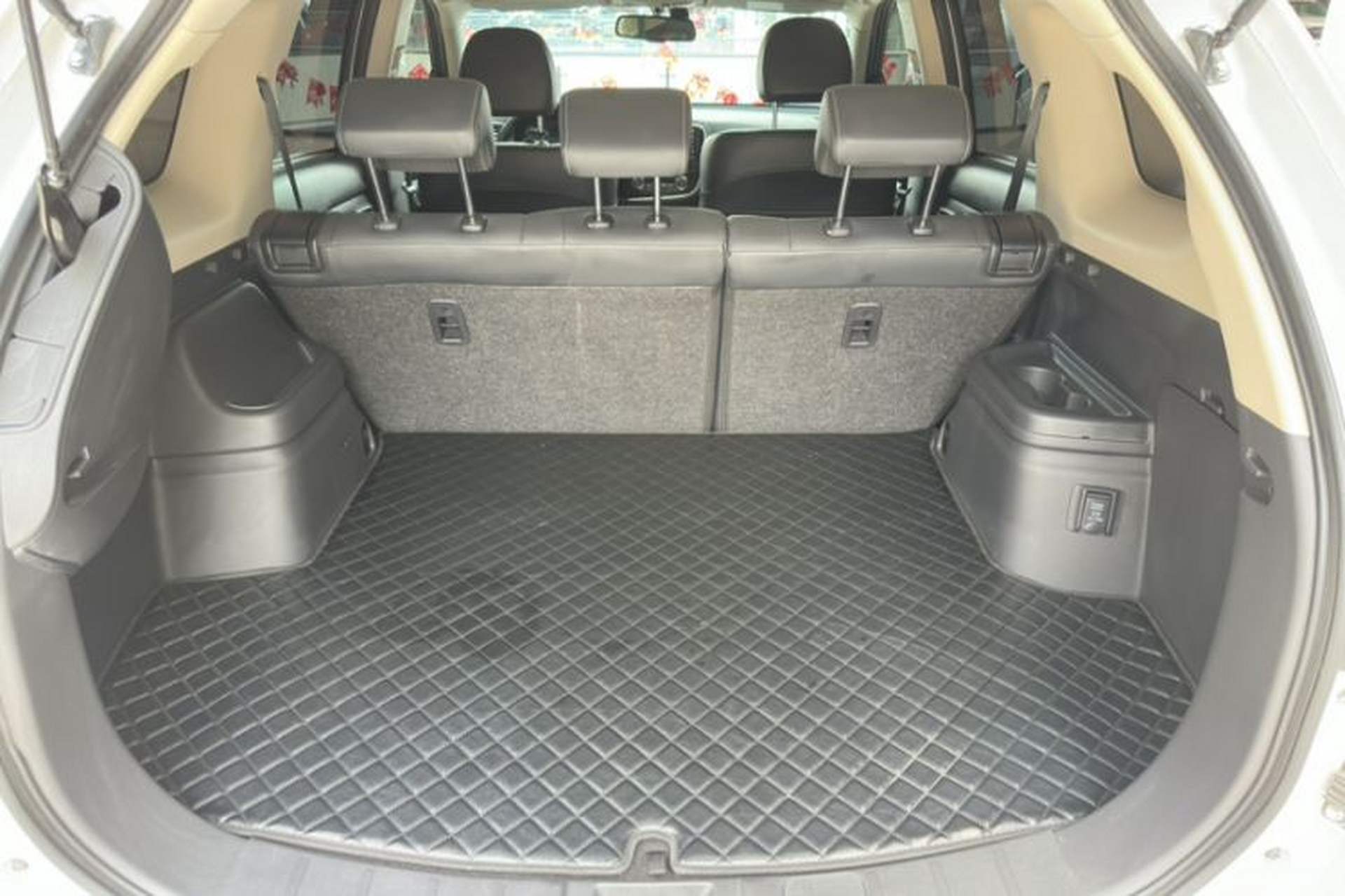 Used Mitsubishi Outlander 2021 2.4L 4x4 DynaDrive Edition 5 Seats Interior 3