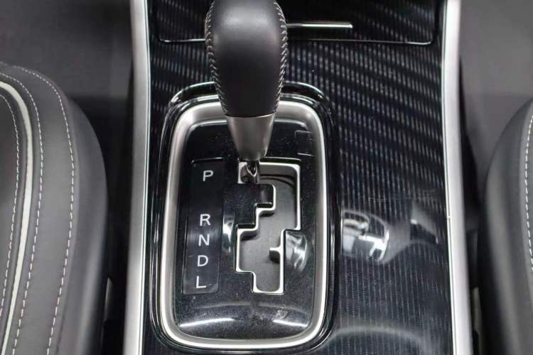 Used Mitsubishi Outlander 2021 2.4L 4x4 DynaDrive Edition 5 Seats Interior 4