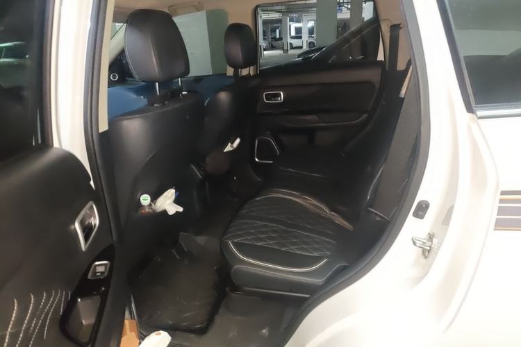 Used Mitsubishi Outlander 2021 2.4L 4x4 Zhi Xiang Edition 7 Seats Interior 4