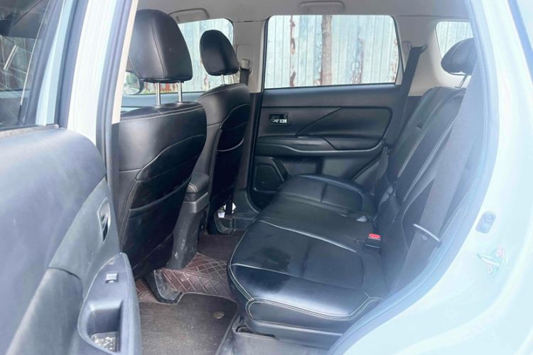Used Mitsubishi Outlander 2021 Revised Version 2.0L Two-Wheel Drive Comfort Edition 5 Seats Interior 4