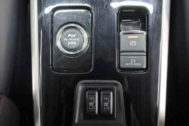 Used Mitsubishi Outlander 2021 2.4L 4x4 DynaDrive Edition 5 Seats Interior 5